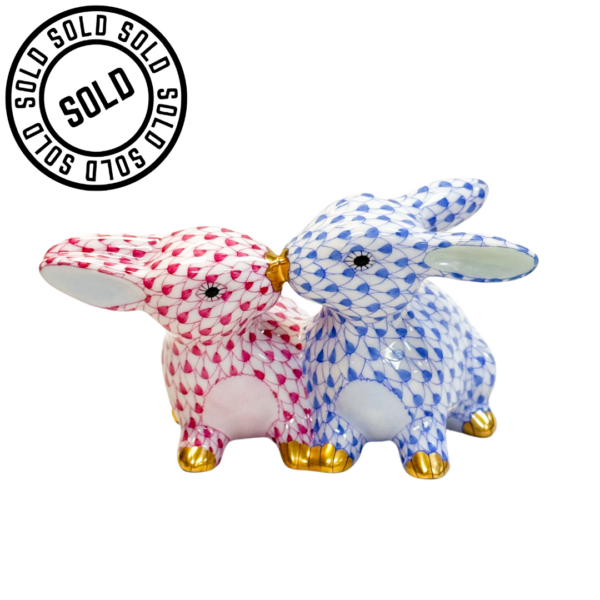 Herend "Kissing Rabbits" in Fishnet Rust & Blue