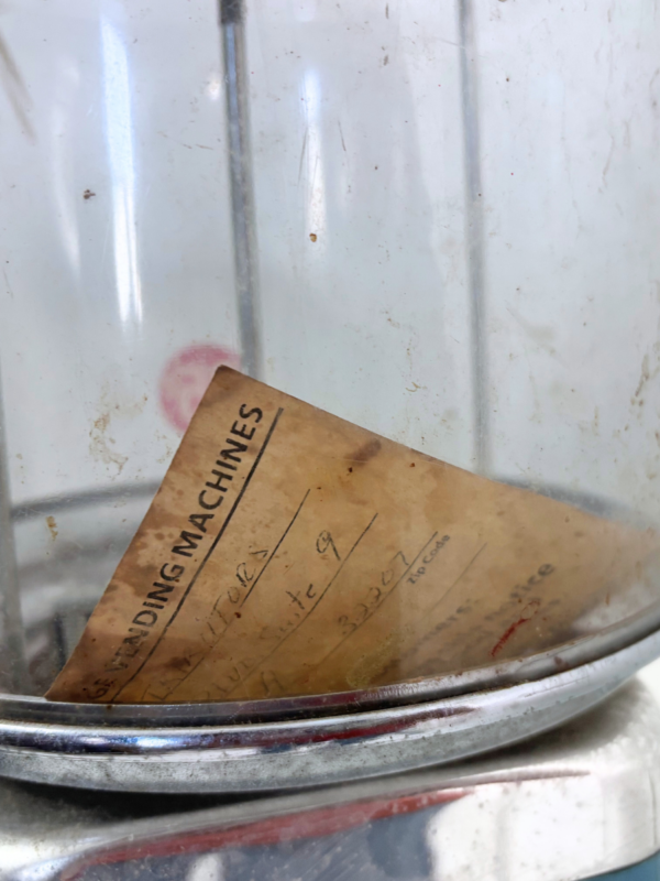 Retro Beaver Double Gumball Machine - Image 10
