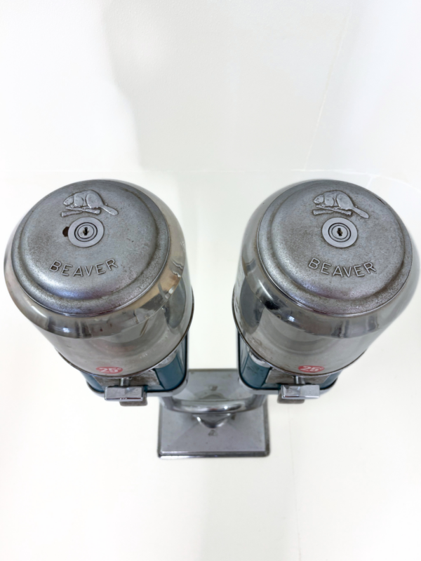 Retro Beaver Double Gumball Machine - Image 4
