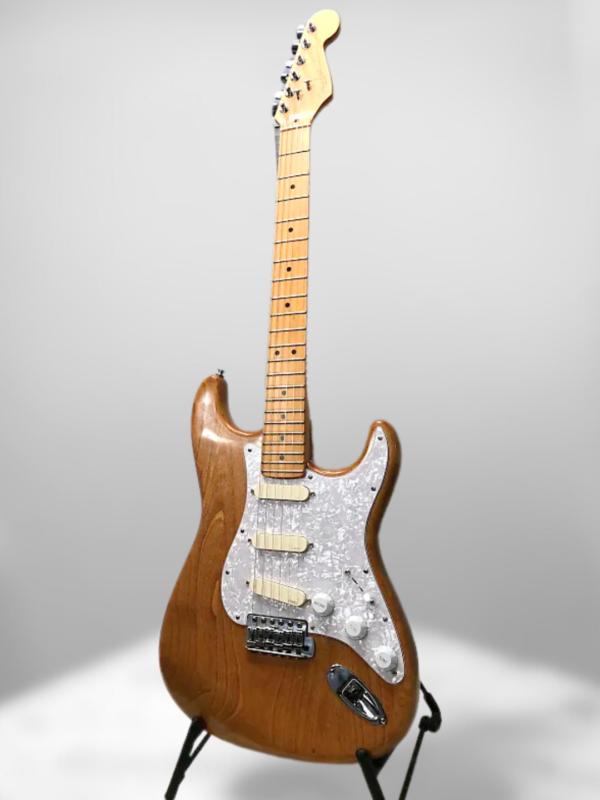 1960s Pre-CBS Fender Stratocaster - Image 3