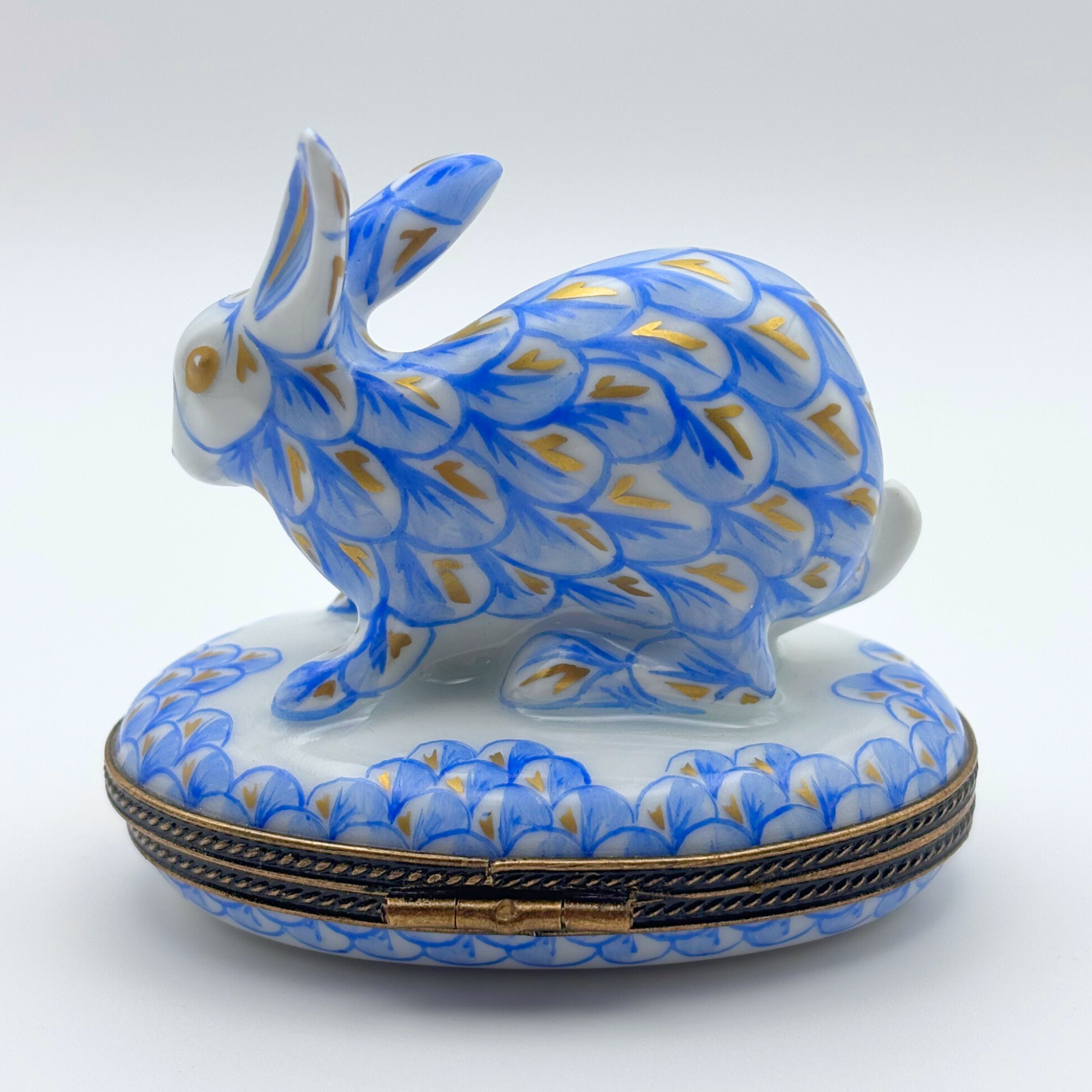 Limoges France “Herend Style” Blue and White Scales Porcelain Rabbit Trinket Box - Image 4