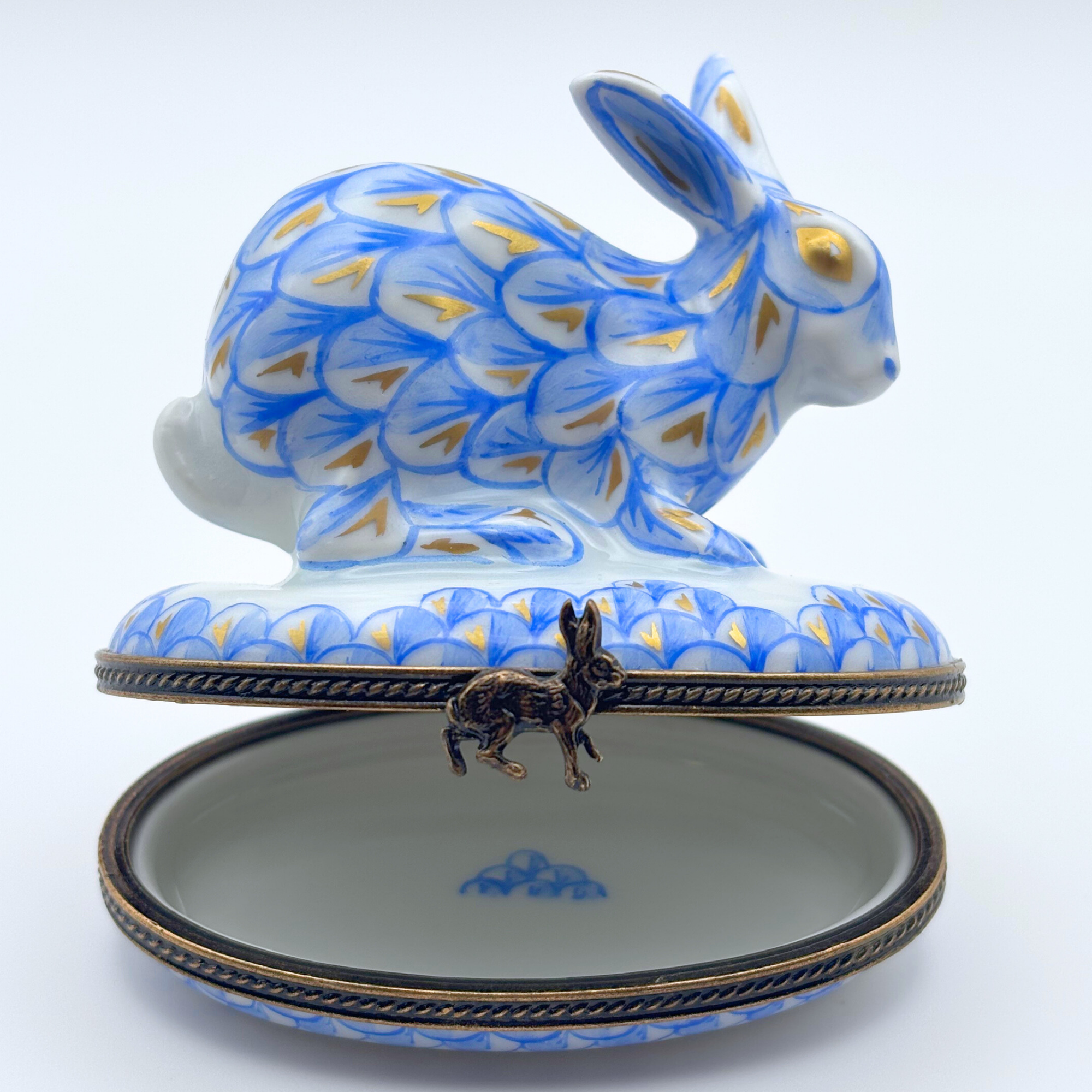 Limoges France “Herend Style” Blue and White Scales Porcelain Rabbit Trinket Box - Image 6