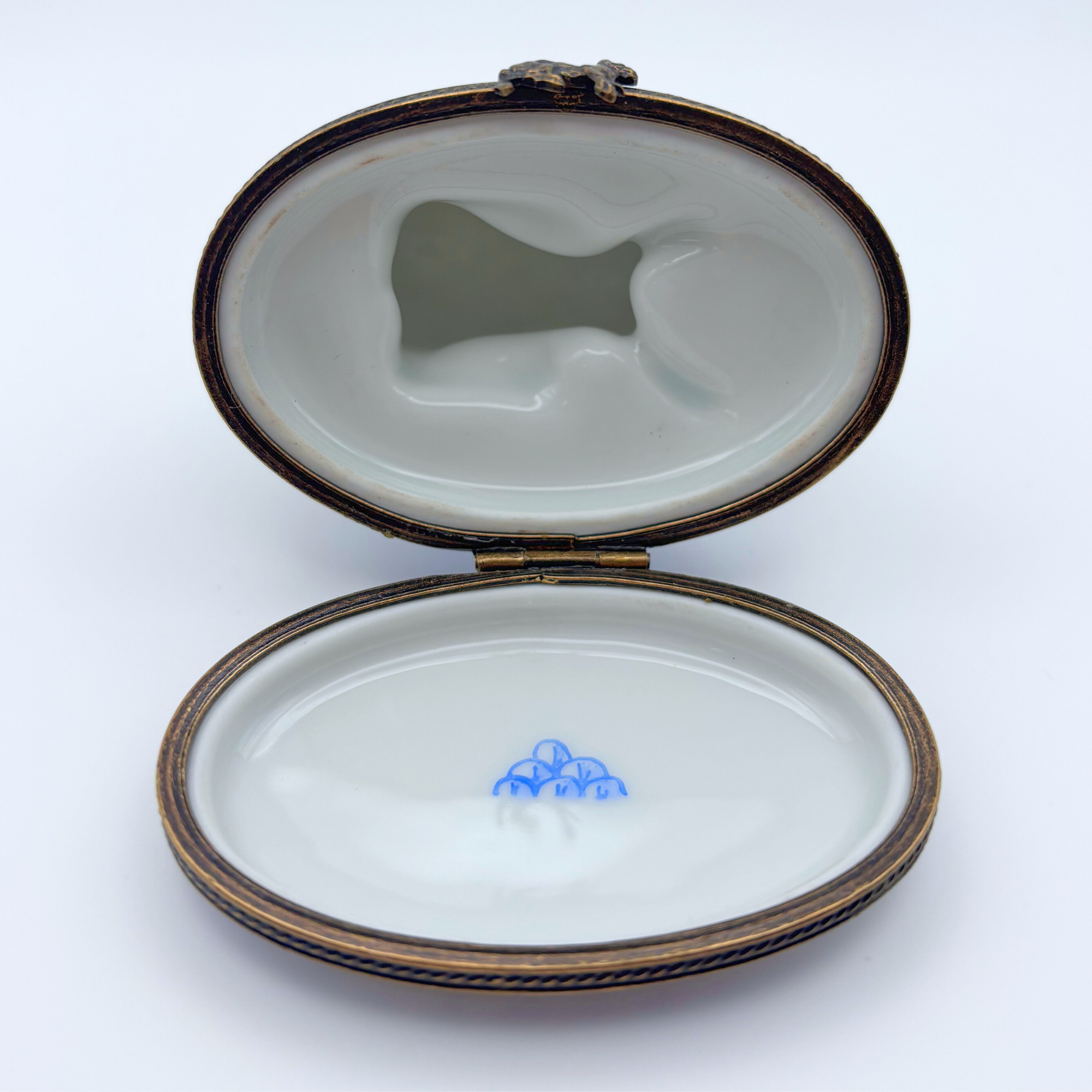 Limoges France “Herend Style” Blue and White Scales Porcelain Rabbit Trinket Box - Image 7