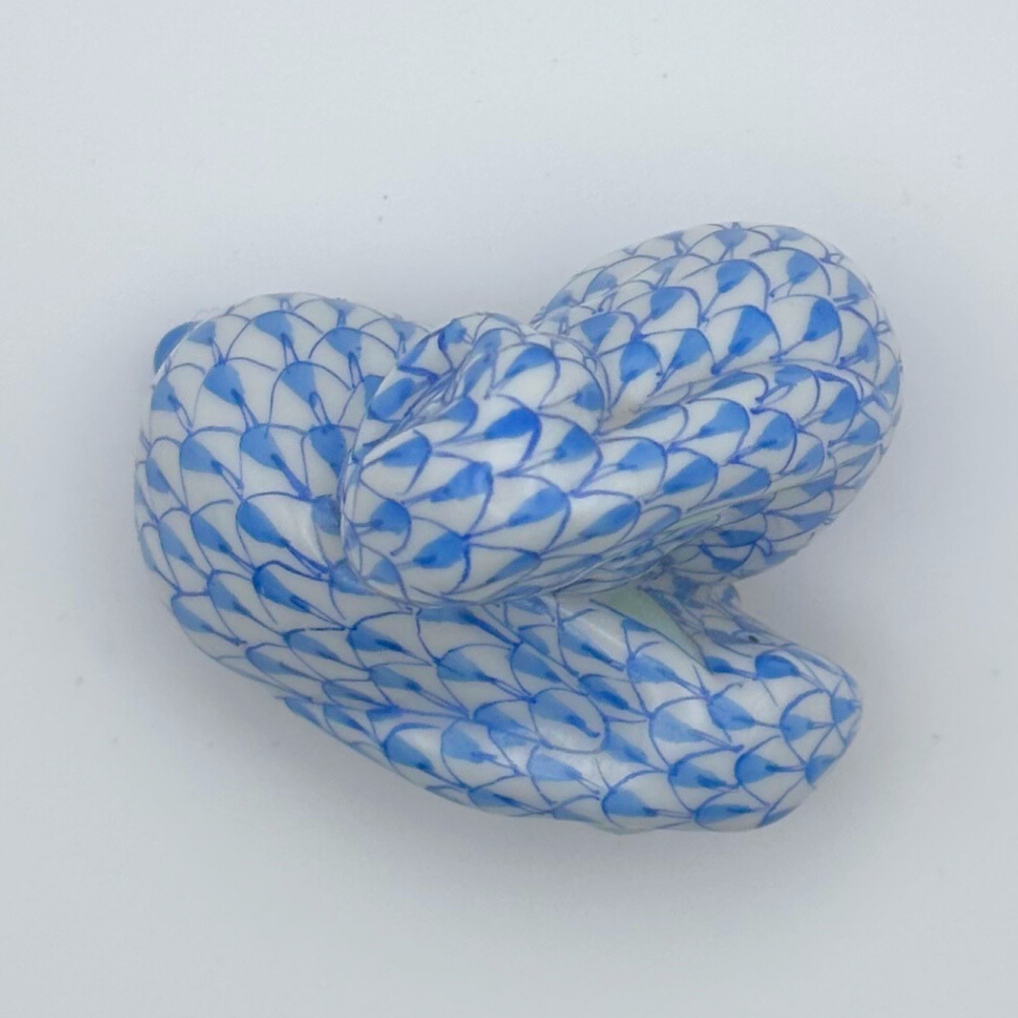 Herend Blue Fishnet Pair of Rabbits Figurine - Image 7